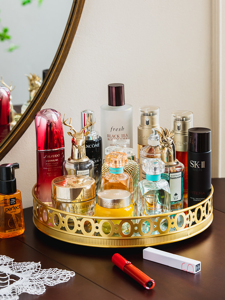 Luxuriöses Spiegeltablett aus  – High Luxury Skincare Bewertung und Preis
