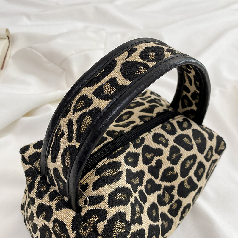 Leoparden-Make-up-Tasche, luxu – Luxury Skincare & Spa Bewertung und Preis